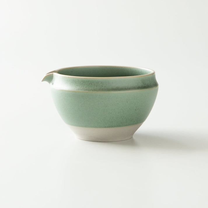 (while stock lasts) Origami Tea Matsukaze Green Minoyaki Porcelain Matcha Bowl with Pouring Lip 抹茶碗 松風グリーン