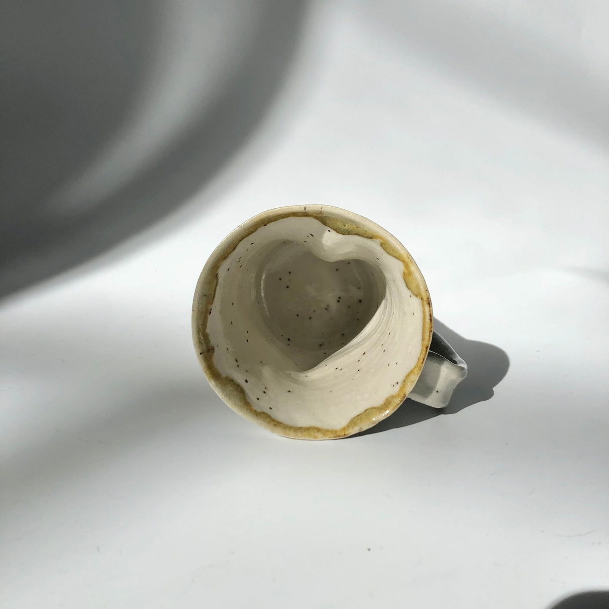 Hiroshi Hirai: Heart Shaped Mug Cup, Yellow Accents - natsumiya.live