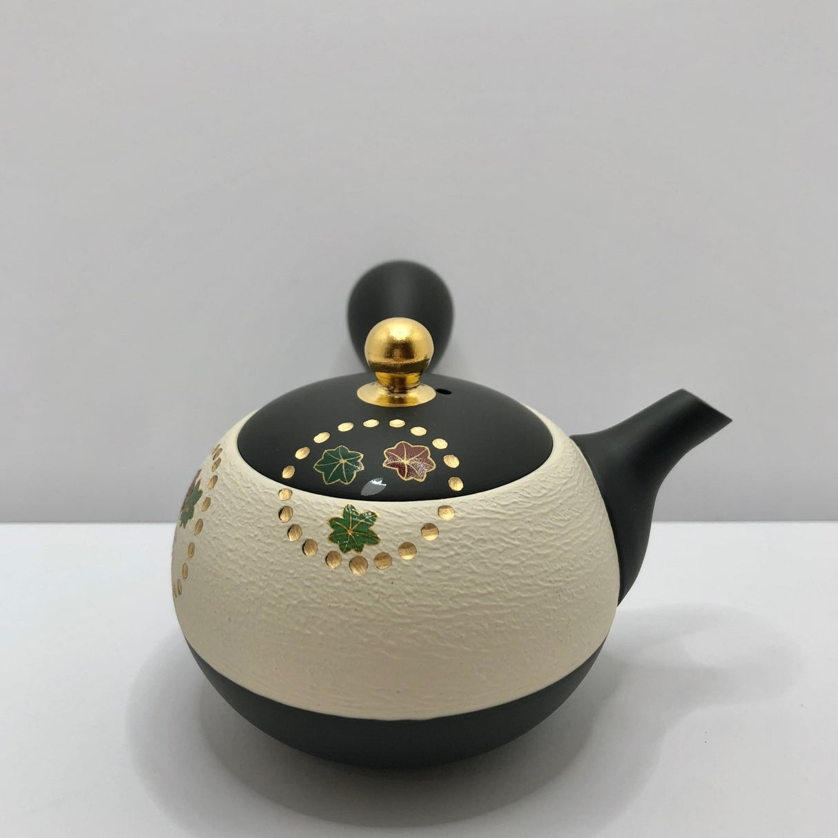 Isobe Ceramics mi122: Tokoname Kyusu Golden Autumn Leaves by Shouhou 200 ml 金彩紅葉桜 - natsumiya.live