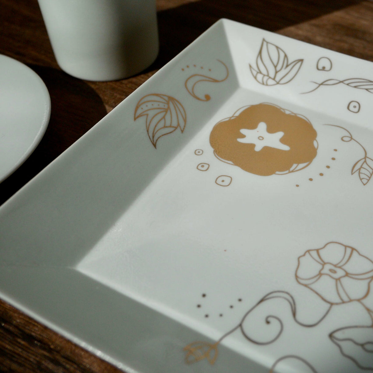 Kamigata Ryugi: Haiku Series Plate Set, Gold - natsumiya.live