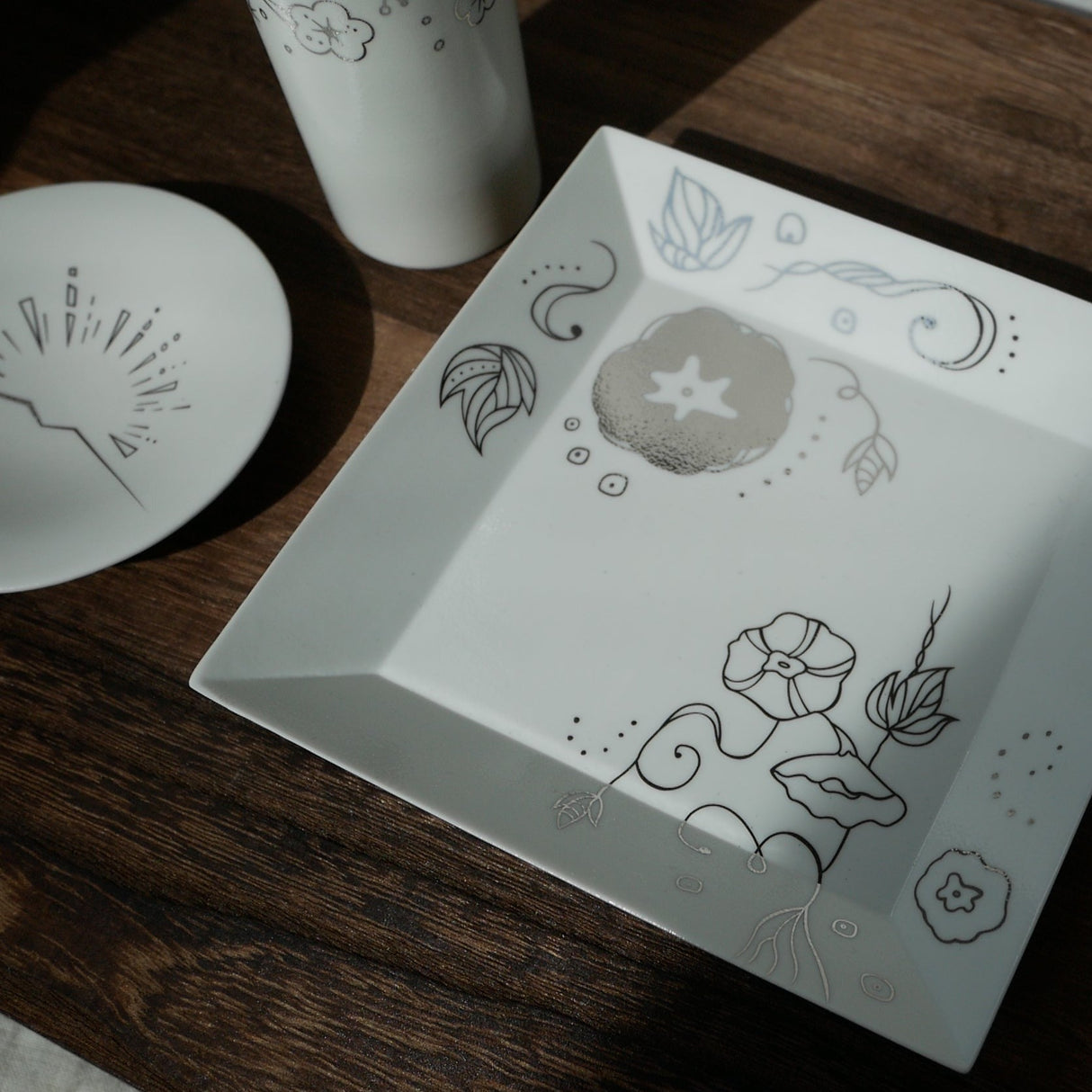 Kamigata Ryugi: Haiku Series Plate Set, Silver - natsumiya.live