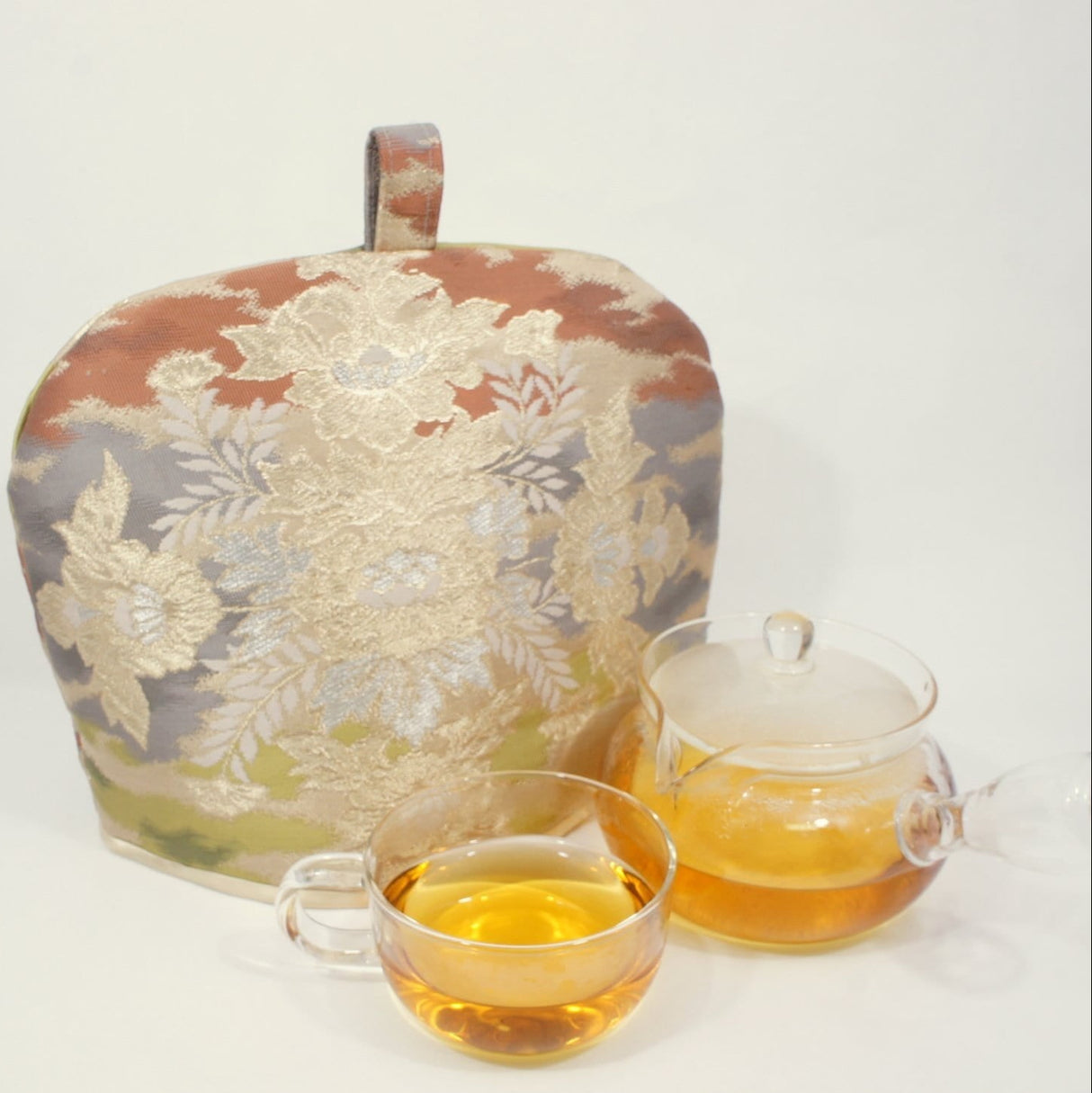 Kimono Sash Tea Cozy #3: Peony (gold lining) by mami.mano - natsumiya.live