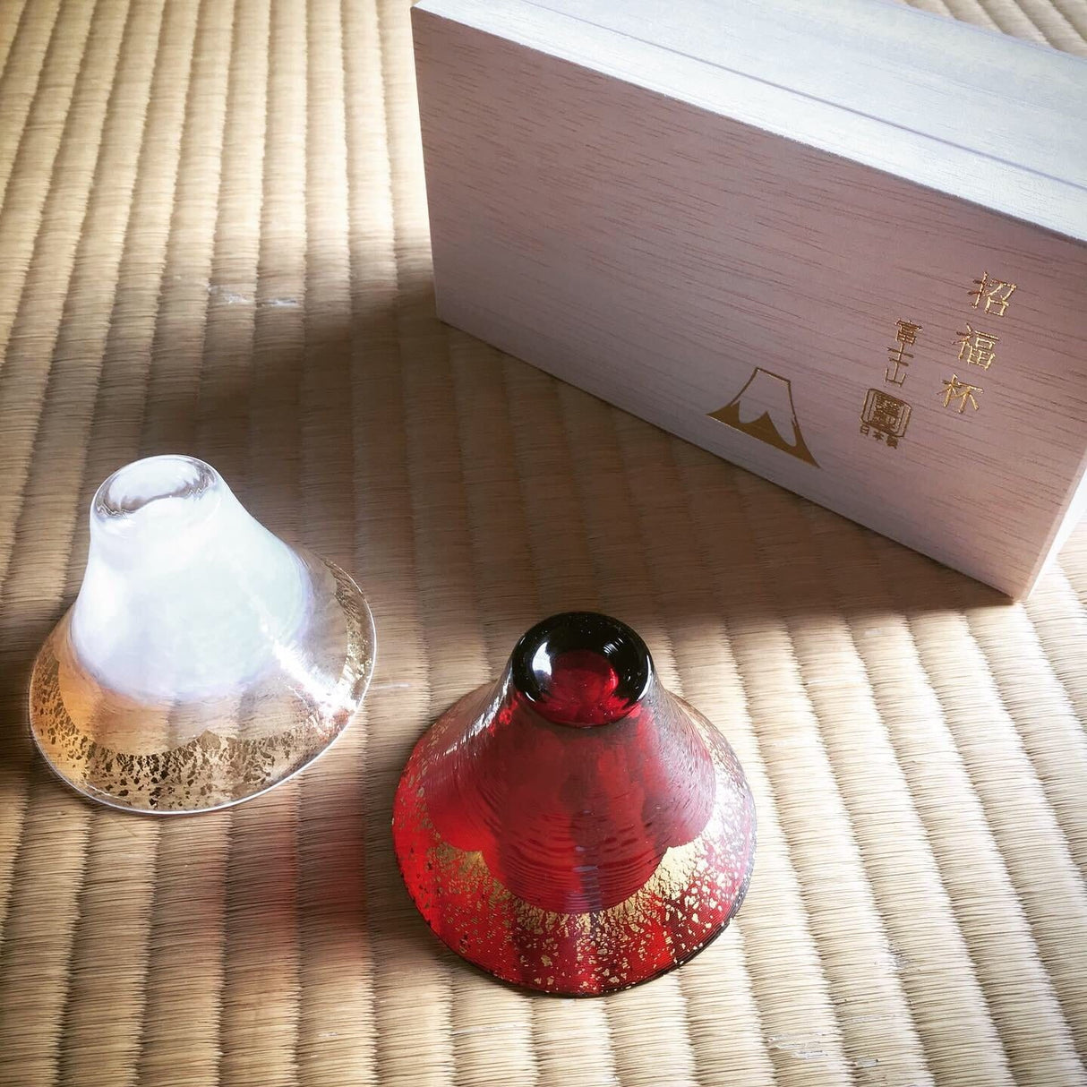 Kimoto Glass: Shofukuhai Mt. Fuji Gold Red and Gold White - natsumiya.live