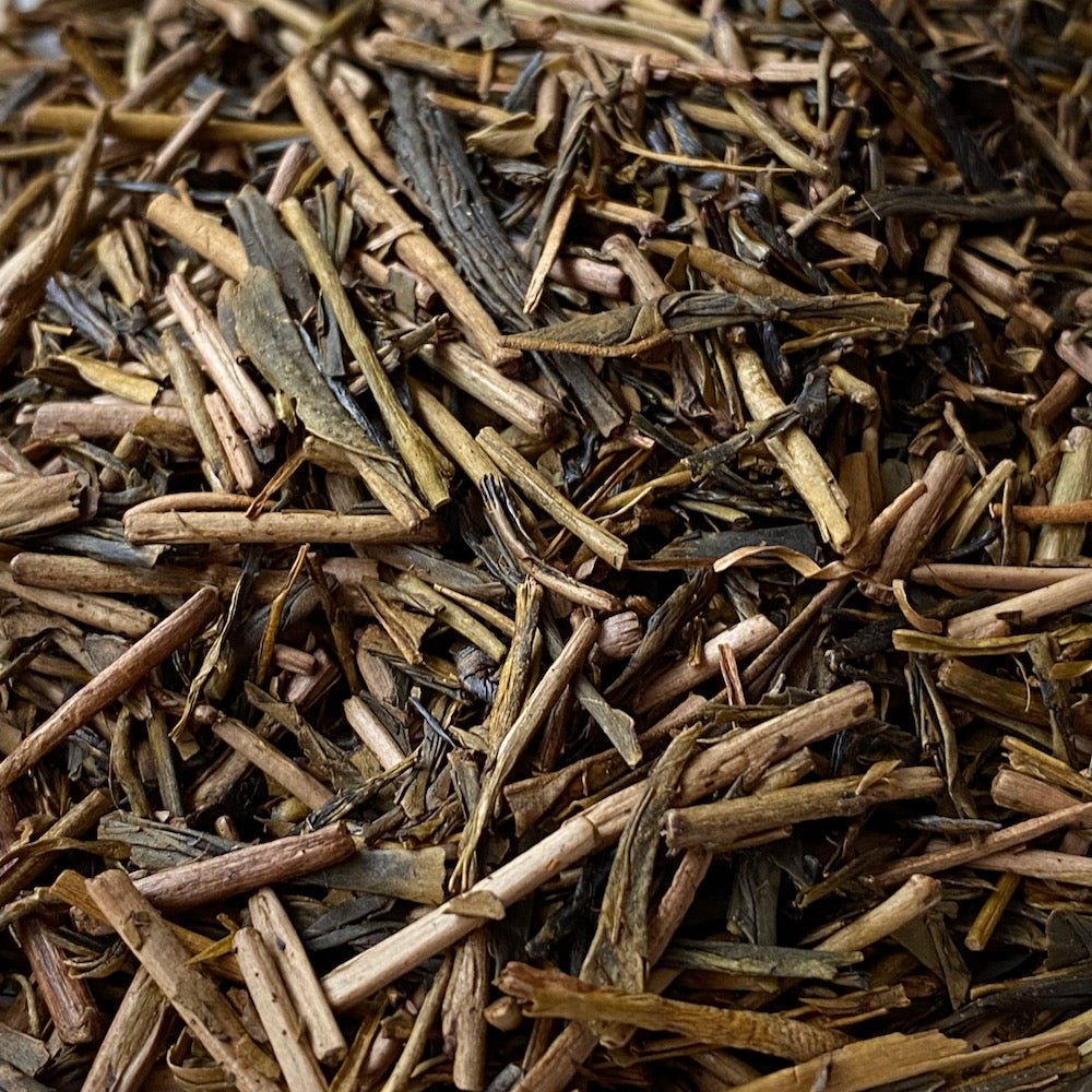 Kiyosawa Tea Gardens: Shizuoka Spring Kukihojicha Roasted Green Tea Leaf Stems by Farmer Kajiyama Yukako - natsumiya.live