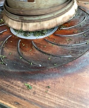 Mitocha NR005: Aged, Sun-dried Kamairicha Bancha 天日干し釜炒りばん茶 - natsumiya.live