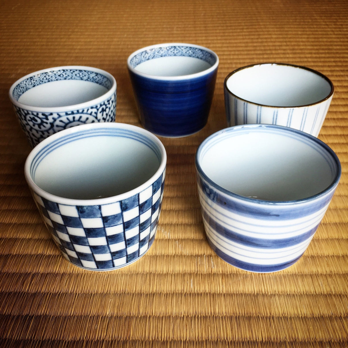 Saikai Ceramics: 5-piece Aritayaki Soba Cup Set, Indigo Design Series - natsumiya.live