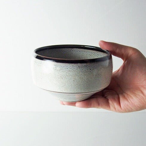 Saikai Ceramics: Hakuwan - Shiroyuzu, White Yuzu Porcelain Matcha Bowl with Gift Box - natsumiya.live
