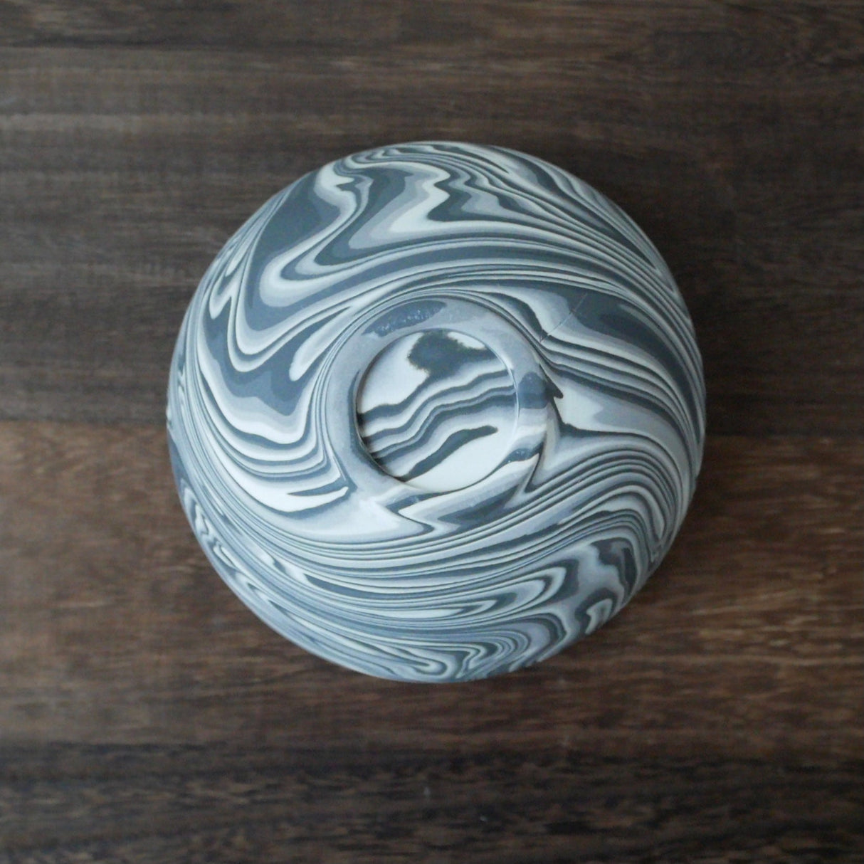 Shinro Yamamoto: Marble Porcelain Matcha Bowl 650 - natsumiya.live