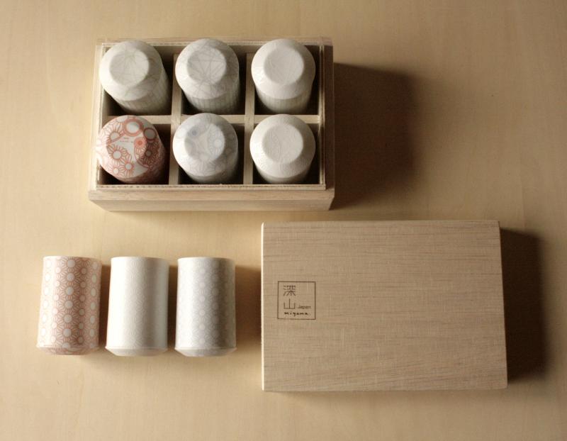 Yamani - Miyama Tableware: Sasasa Guinomi Shot Glass 6-Piece Set with Wooden Gift Box - natsumiya.live