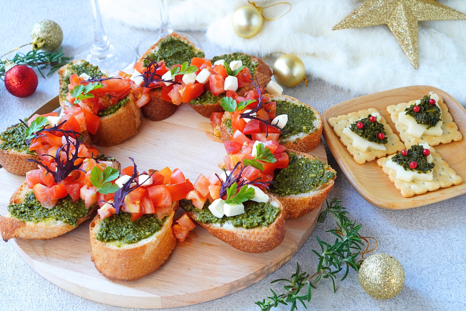 Christmas appetisers with green tea leaves by natsumiya.live