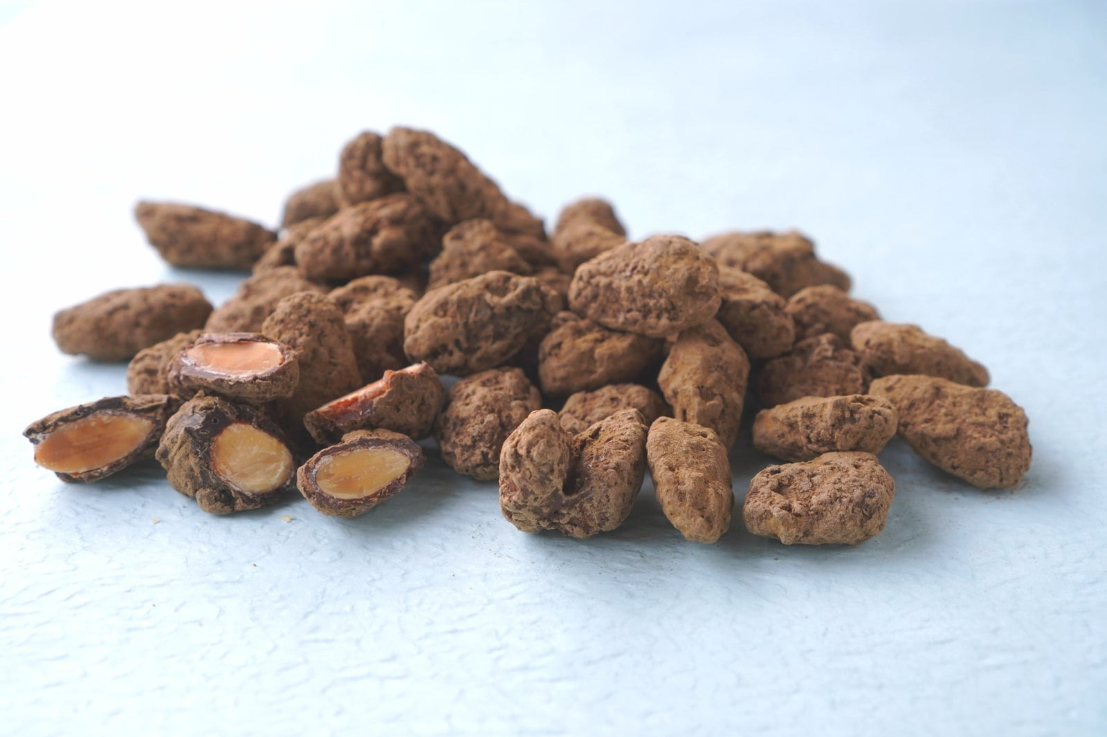 Hojicha & Chocolate Coated Almonds Recipe - natsumiya.live