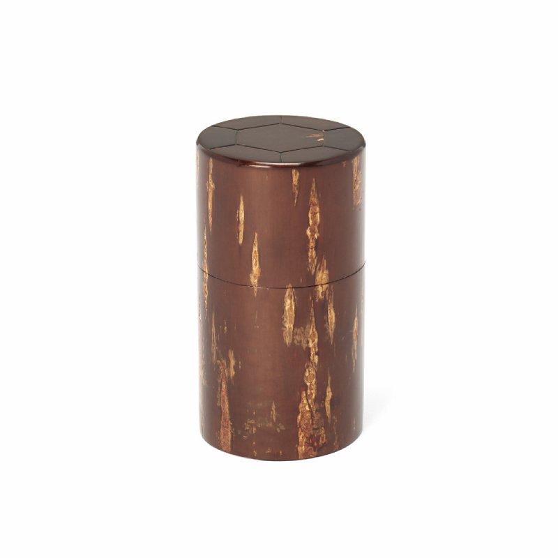Fujiki Denshiro: Sakura Bark Tea Canister Turtle Shell Engraving by Arakawa Keitaro 総皮茶筒 天亀甲（荒川慶太郎　作） - natsumiya.live