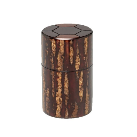 Fujiki Denshiro: Sakura Bark Tea Canister Turtle Shell Engraving by Arakawa Keitaro 総皮茶筒 天亀甲（荒川慶太郎　作） - natsumiya.live