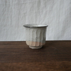 Gotanbayashi Kama: Karatsuyaki Porcelain Yunomi Cup - natsumiya.live