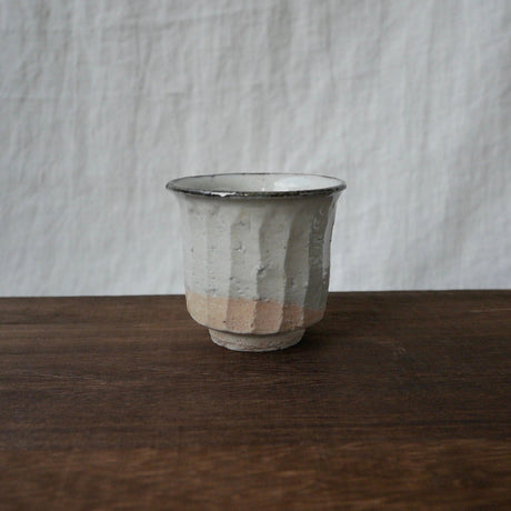 Gotanbayashi Kama: Karatsuyaki Porcelain Yunomi Cup - natsumiya.live