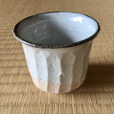Gotanbayashi Kama: Karatsuyaki Porcelain Yunomi Cup - natsumiya.live