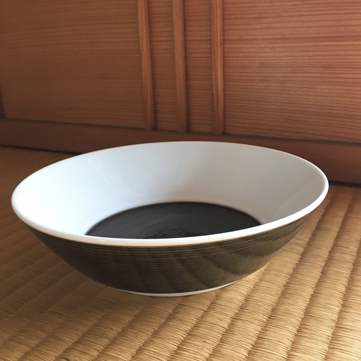 Hakusan Porcelain: Hasamiyaki Bowl - "Threads of Hemp" (Indigo or Sepia) - natsumiya.live