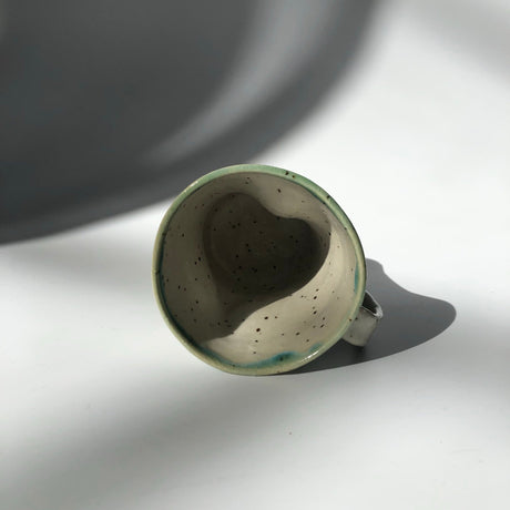Hiroshi Hirai: Heart Shaped Mug Cup, Green Accents - natsumiya.live