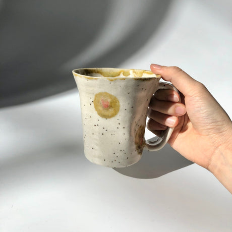 Hiroshi Hirai: Heart Shaped Mug Cup, Yellow Accents - natsumiya.live