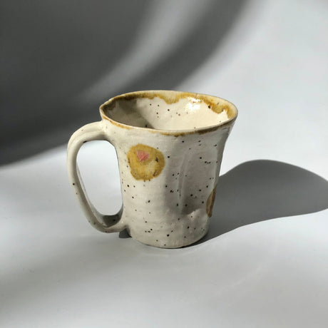 Hiroshi Hirai: Heart Shaped Mug Cup, Yellow Accents - natsumiya.live
