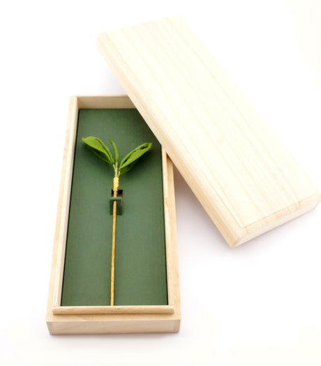 Little Tsumami: Isshin Niyou One Bud, Two Leaves Tea Kanzashi - natsumiya.live