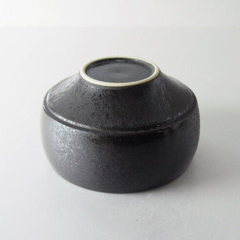Saikai Ceramics: Hakuwan - Wabikuro, Black Porcelain Matcha Bowl with Gift Box - natsumiya.live