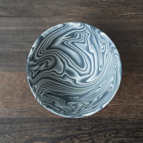 Shinro Yamamoto: Marble Porcelain Matcha Bowl 650 - natsumiya.live