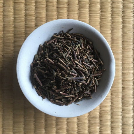 Tarui Tea Farm: Sannen Bancha, Roasted Three-Year Aged Tea Stems 三年仕込み 棒番茶 - natsumiya.live