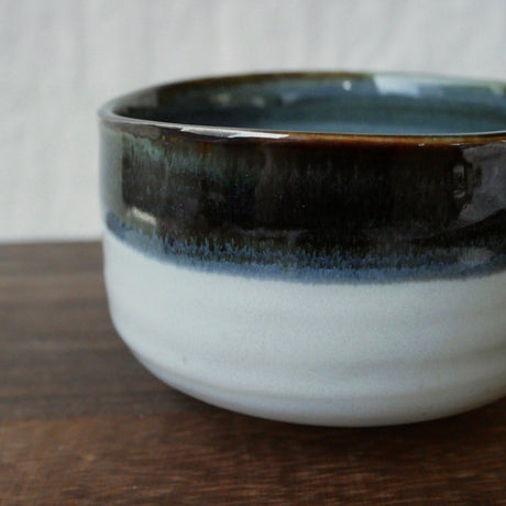 Yamaki Ikai M2034: Toho Blue Yohen Matcha Tea Bowl 唐峰紺窯変抹茶碗 - natsumiya.live