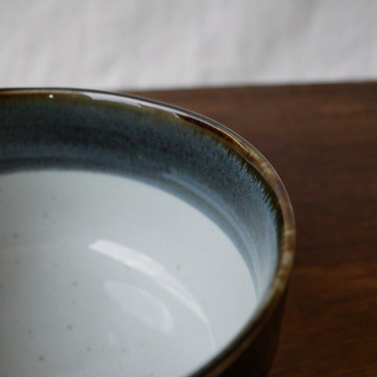 Yamaki Ikai M2034: Toho Blue Yohen Matcha Tea Bowl 唐峰紺窯変抹茶碗 - natsumiya.live
