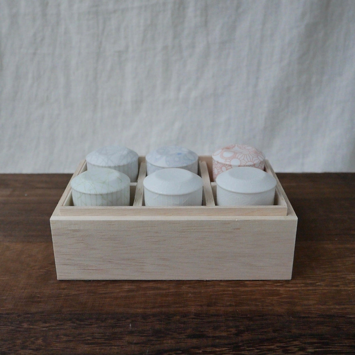 Yamani - Miyama Tableware: Sasasa Guinomi Shot Glass 6-Piece Set with Wooden Gift Box - natsumiya.live