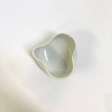Yamatane: Tea Professional's White Porcelain Cooling Bowl, Yuzamashi - natsumiya.live