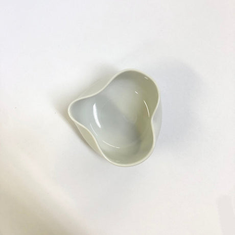 Yamatane: Tea Professional's White Porcelain Cooling Bowl, Yuzamashi - natsumiya.live