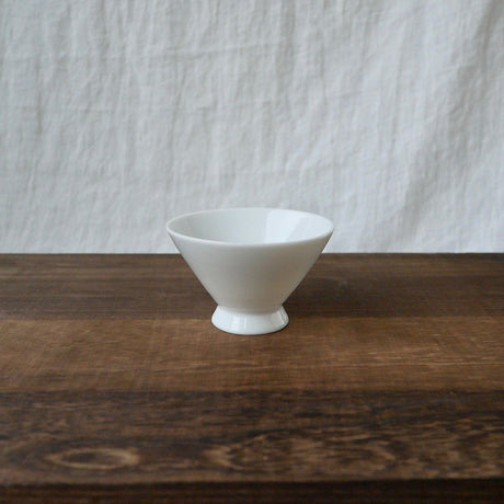 Yamatane: Tea Professional's White Porcelain Tea Cup - Asagao - natsumiya.live